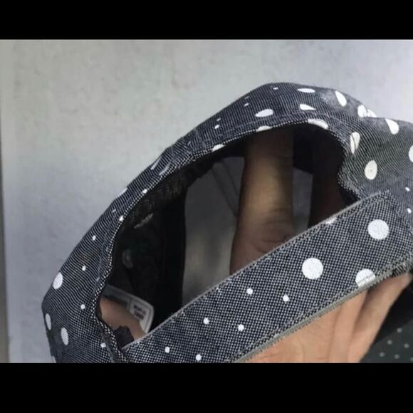 Disney Minnie Mouse Kissing Mickey Mouse
Polka dots cap. Cute! - Picture 5 of 5